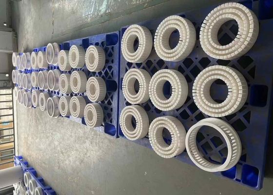Keramik Alumina Oxide dengan kekuatan tarik 300 MPa dan konduktivitas panas 25 W/m·K