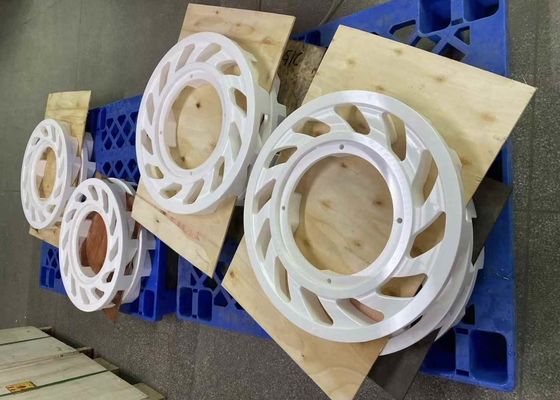 Densitas 3,8-3,9 G/cm3 Kekuatan lentur 400 MPa Al2O3 Keramik untuk ketahanan tinggi untuk modul daya