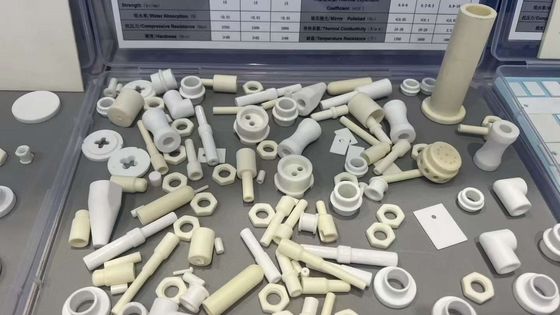 1100-1300 HV Kekuatan lentur Zirconia Keramik Ring Tube Rod