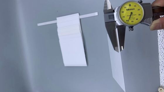 Pemotongan Precision Dengan Zirconia Keramik Cutter Plunger Kekuatan Dielektrik 9,5 KV/mm