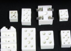 Putih 2 Atau 3 Tiang 24A Steatite Keramik Terminal Blok Konektor Insulator
