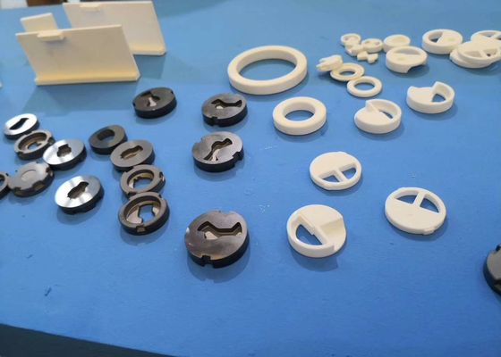 Keramik Aluminium Oksida Putih Kepadatan Tinggi Dengan Kekerasan 9 Mohs, 3,8-3,9 G / Cm3