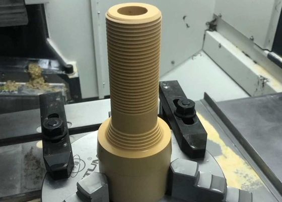 20 KV/mm Tegangan Pemecahan Keramik Aluminium Oksida dengan 9,6 Dielektrik Konstan